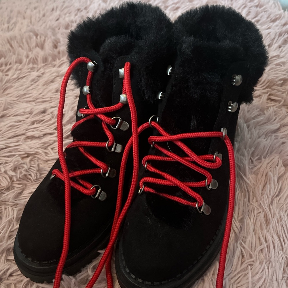 Women's Black fur and Red Lace-Up Boots